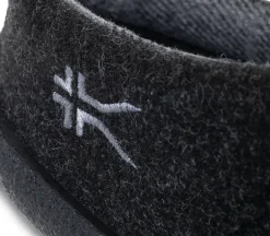 Slip-Ons|Slippers><noscript><img width=