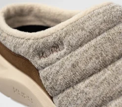 Slip-Ons|Slippers><noscript><img width=