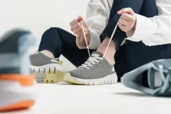 Sneakers><noscript><img width=