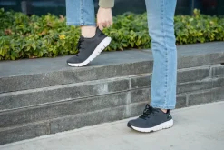 Sneakers><noscript><img width=