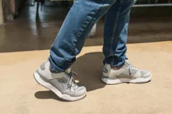 Sneakers><noscript><img width=